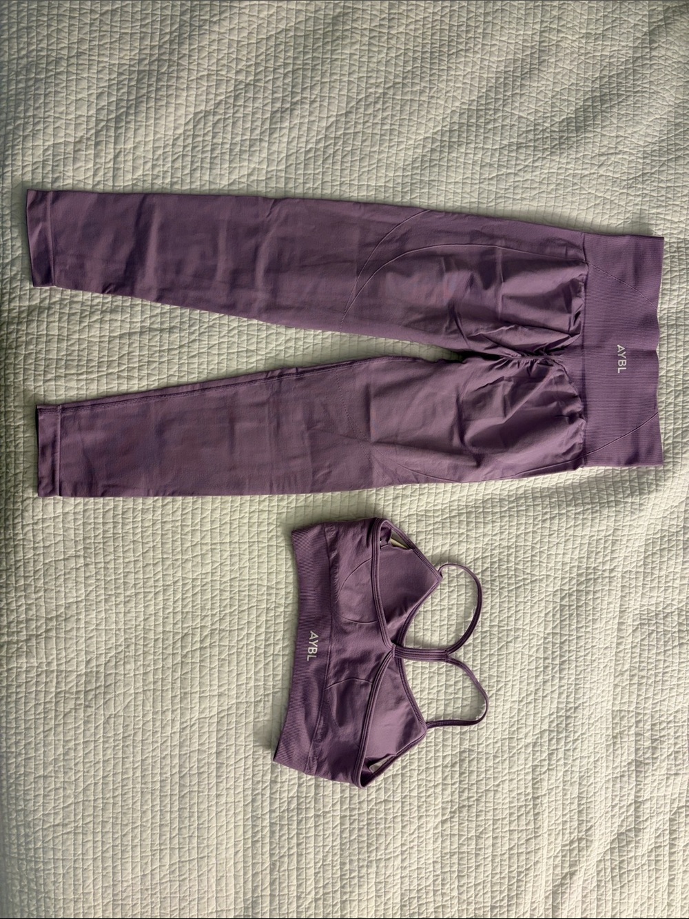AYBL Lavender Seamless Sports Bra and High-Rise Leggings Set - Picture 2 of 2